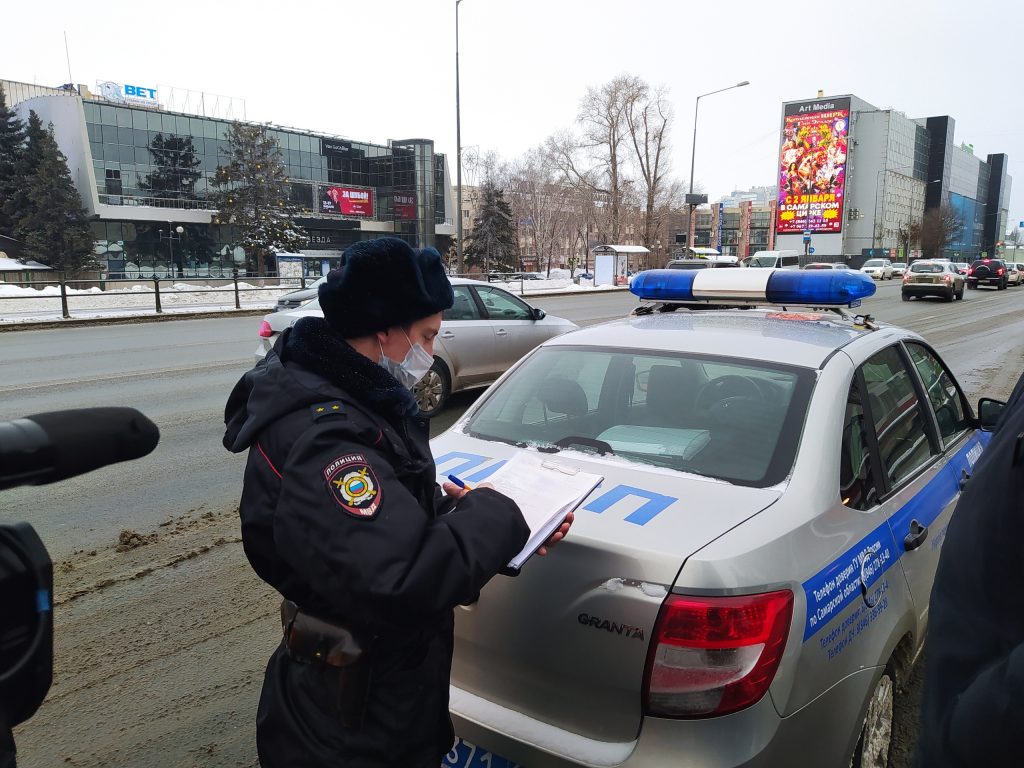 Продолжаются проверки соблюдения масочного режима в общественном транспорте